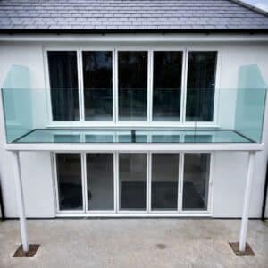 glass balustrade balcony installer