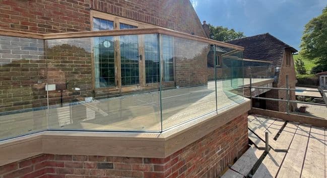 BESPOKE GLASS BALCONY