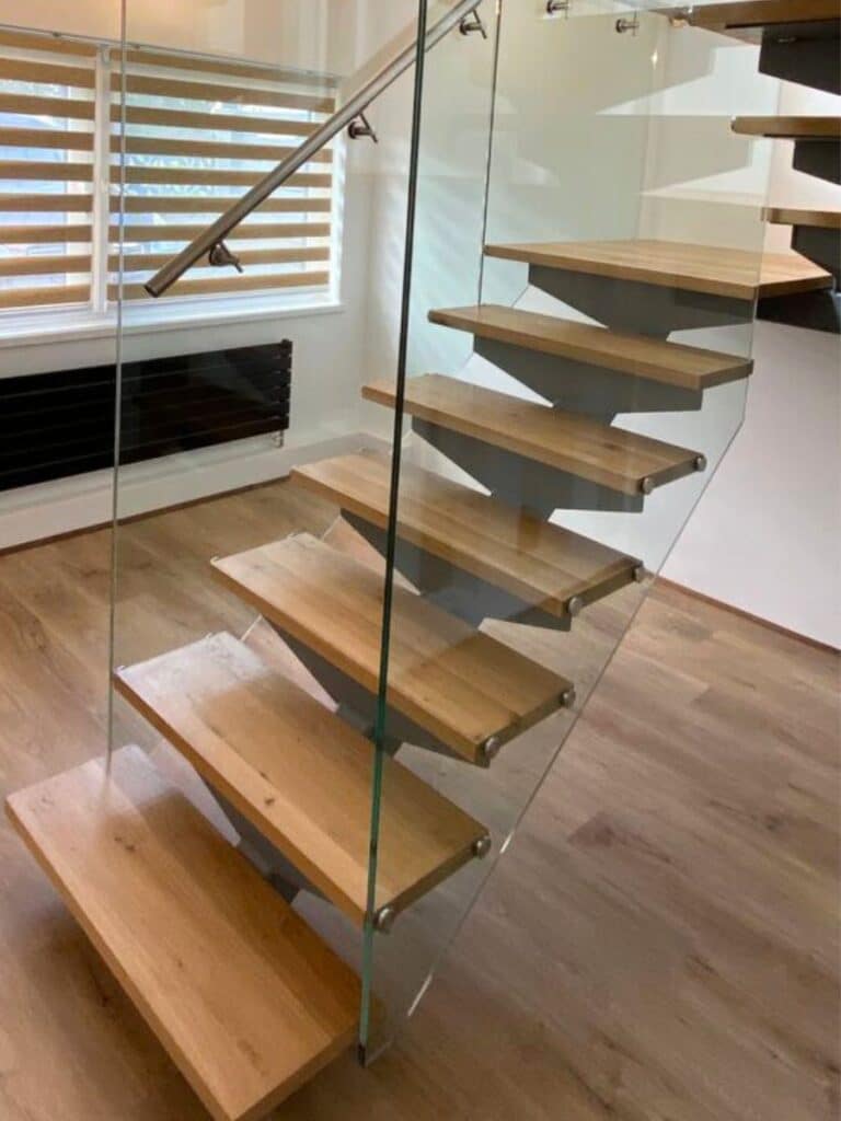 Glass balustrade floating staircase