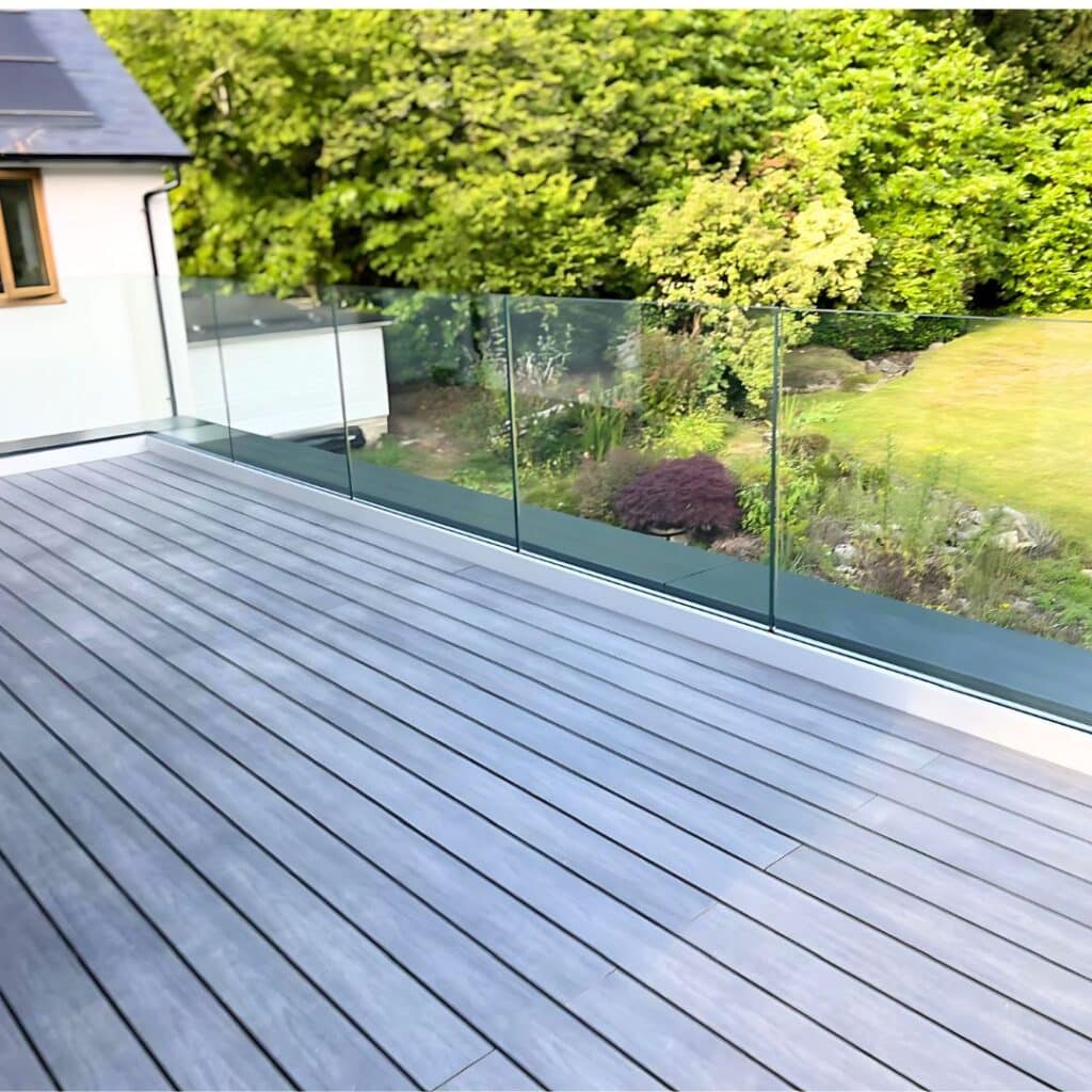 GLASS BALCONY