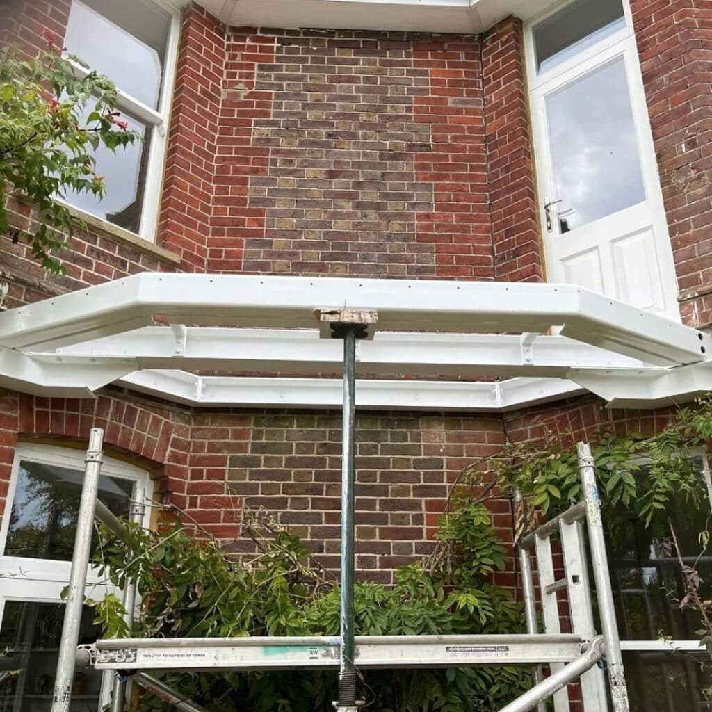 imgi cantilevered balcony